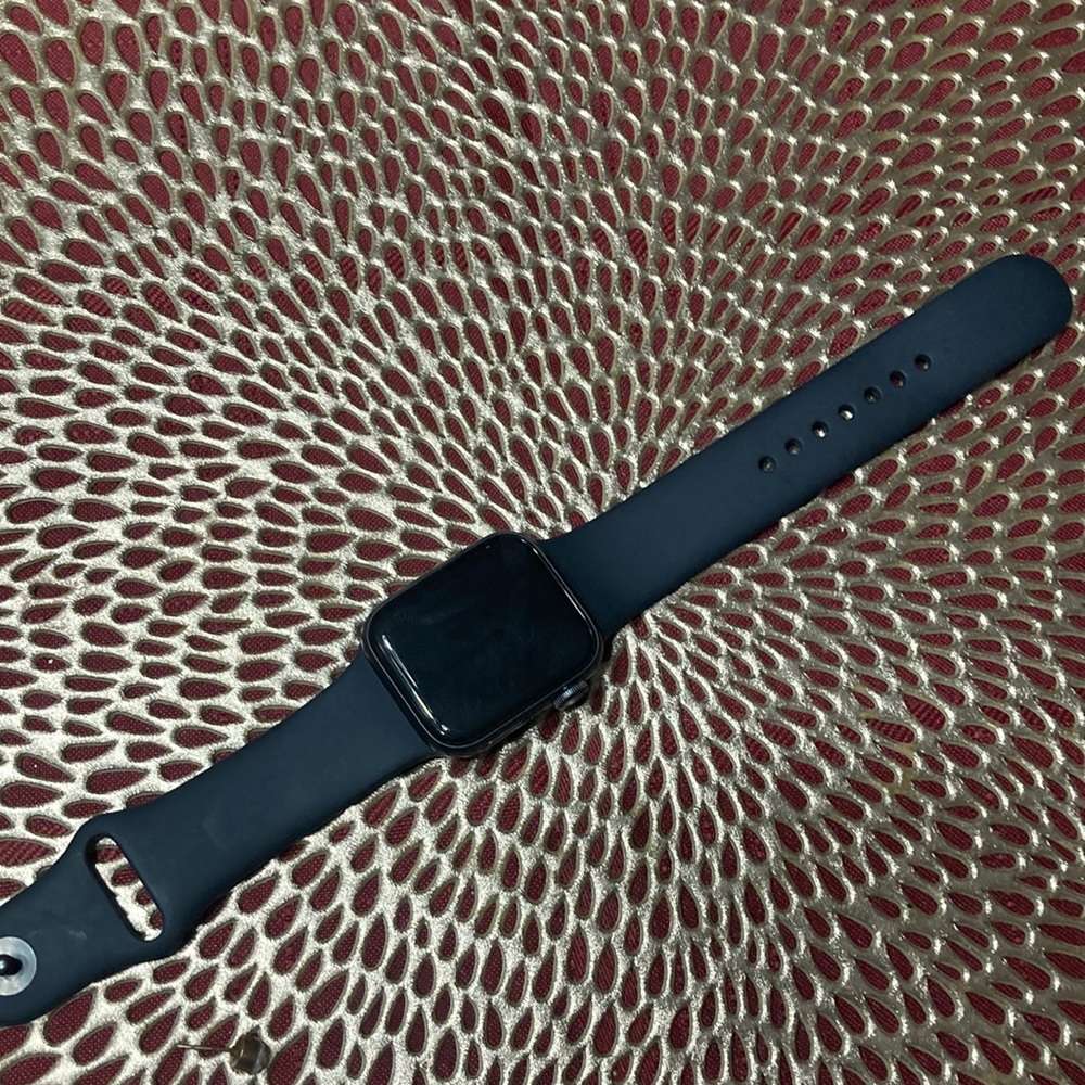 Like new Black Apple Watch SE 40mm